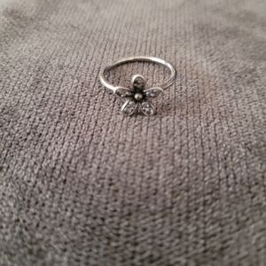 Pandora flower ring